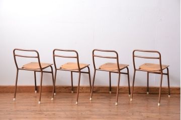 ヴィンテージ家具　昭和レトロ 1960年代 使い込まれたビンテージアイアンチェア 4脚セット(1)(イス、椅子)