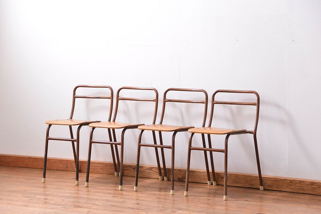 ヴィンテージ家具　昭和レトロ 1960年代 使い込まれたビンテージアイアンチェア 4脚セット(2)(イス、椅子)