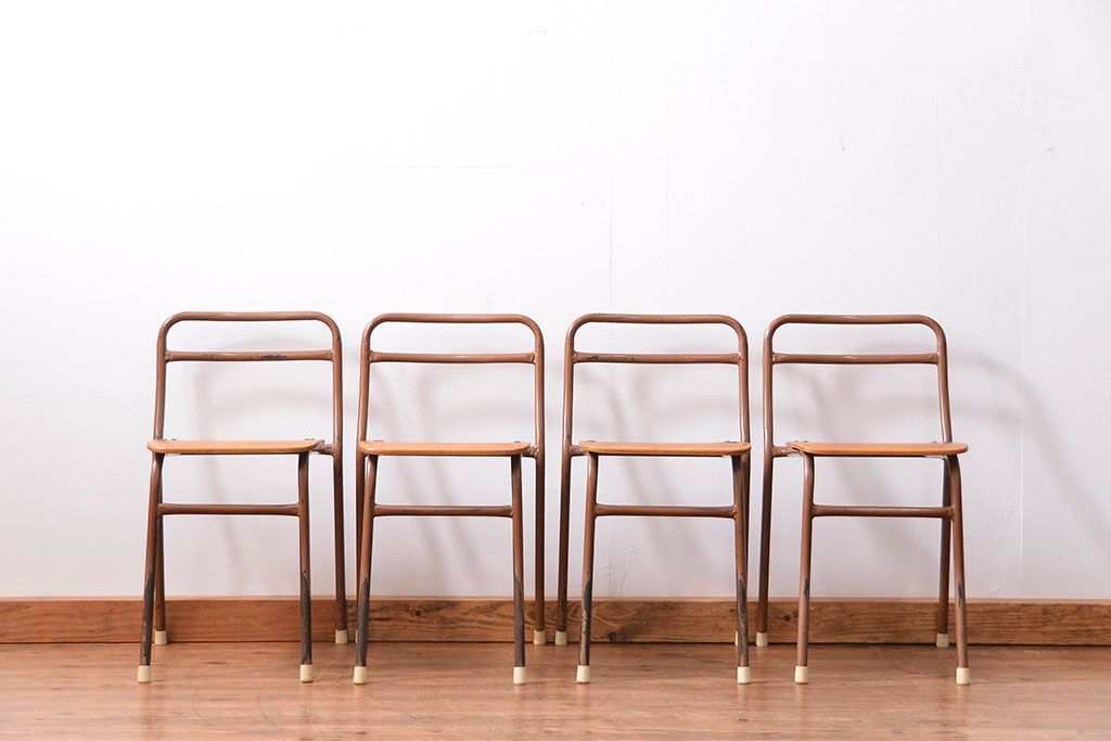 ヴィンテージ家具　昭和レトロ 1960年代 使い込まれたビンテージアイアンチェア 4脚セット(2)(イス、椅子)