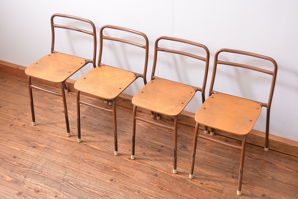 ヴィンテージ家具　昭和レトロ 1960年代 使い込まれたビンテージアイアンチェア 4脚セット(2)(イス、椅子)
