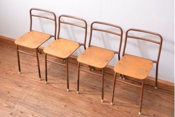 ヴィンテージ家具　昭和レトロ 1960年代 使い込まれたビンテージアイアンチェア 4脚セット(2)(イス、椅子)