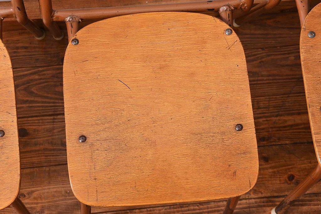 ヴィンテージ家具　昭和レトロ 1960年代 使い込まれたビンテージアイアンチェア 4脚セット(2)(イス、椅子)