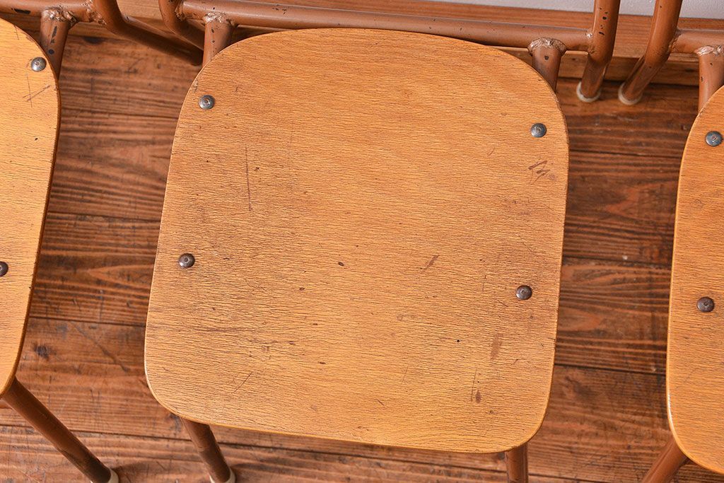 ヴィンテージ家具　昭和レトロ 1960年代 使い込まれたビンテージアイアンチェア 4脚セット(2)(イス、椅子)