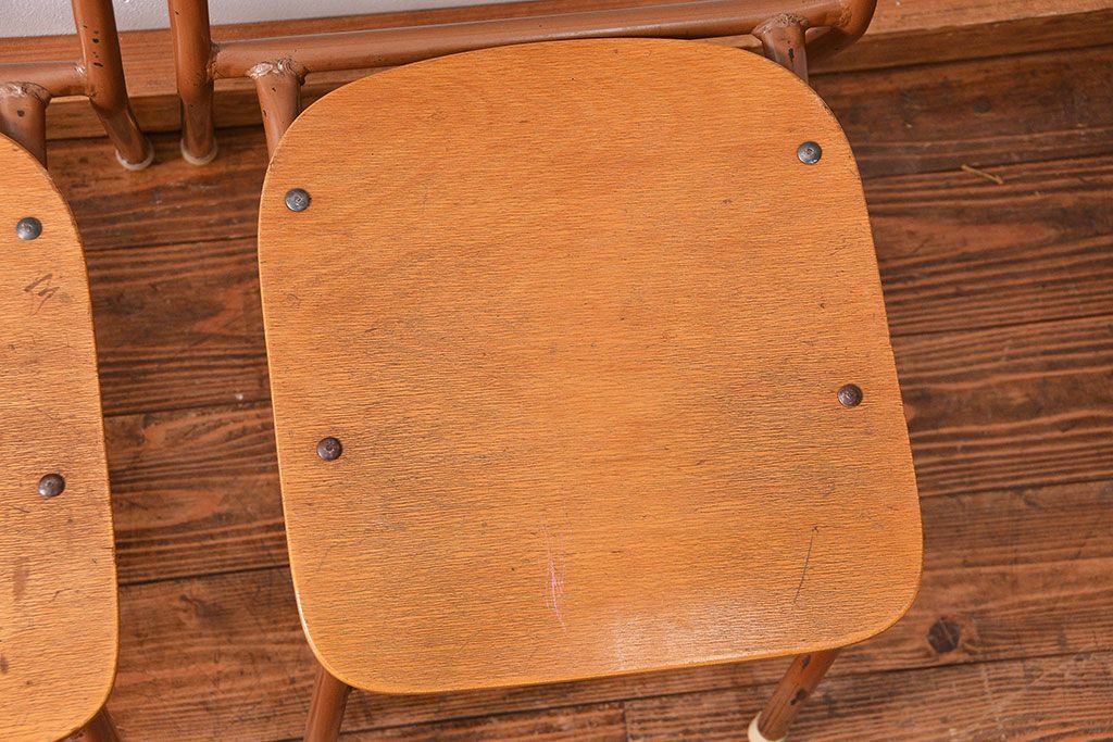 ヴィンテージ家具　昭和レトロ 1960年代 使い込まれたビンテージアイアンチェア 4脚セット(2)(イス、椅子)