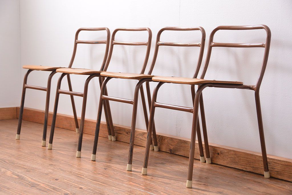 ヴィンテージ家具　昭和レトロ 1960年代 使い込まれたビンテージアイアンチェア 4脚セット(2)(イス、椅子)