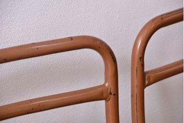 ヴィンテージ家具　昭和レトロ 1960年代 使い込まれたビンテージアイアンチェア 4脚セット(2)(イス、椅子)