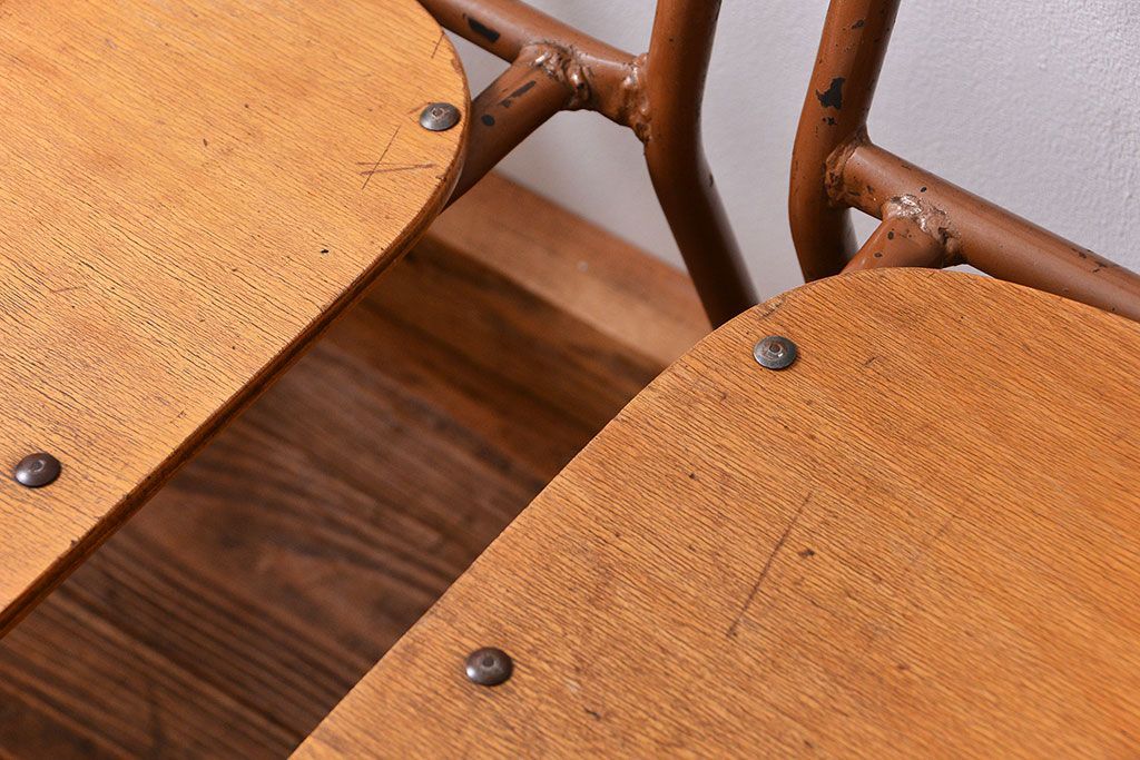 ヴィンテージ家具　昭和レトロ 1960年代 使い込まれたビンテージアイアンチェア 4脚セット(2)(イス、椅子)