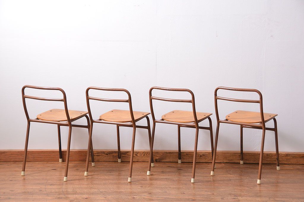 ヴィンテージ家具　昭和レトロ 1960年代 使い込まれたビンテージアイアンチェア 4脚セット(2)(イス、椅子)