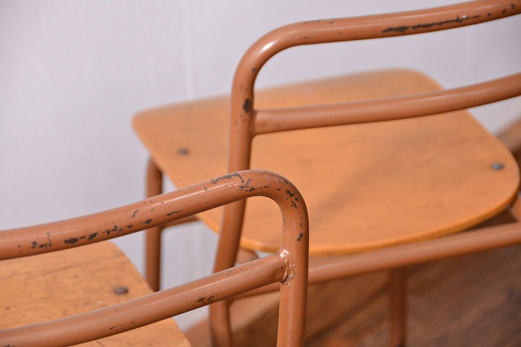 ヴィンテージ家具　昭和レトロ 1960年代 使い込まれたビンテージアイアンチェア 4脚セット(2)(イス、椅子)