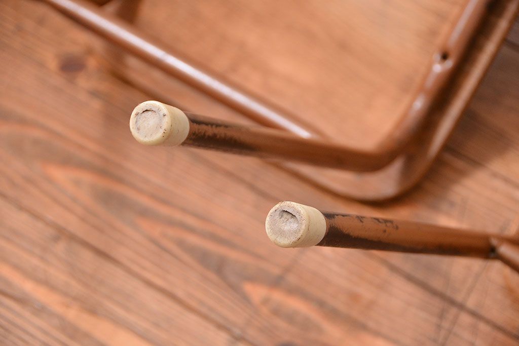 ヴィンテージ家具　昭和レトロ 1960年代 使い込まれたビンテージアイアンチェア 4脚セット(2)(イス、椅子)