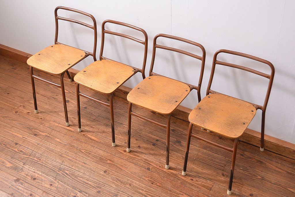 ヴィンテージ家具　昭和レトロ 1960年代 使い込まれたビンテージアイアンチェア 4脚セット(3)(イス、椅子)