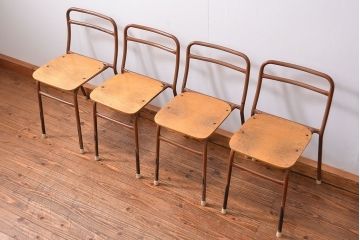 ヴィンテージ家具　昭和レトロ 1960年代 使い込まれたビンテージアイアンチェア 4脚セット(3)(イス、椅子)