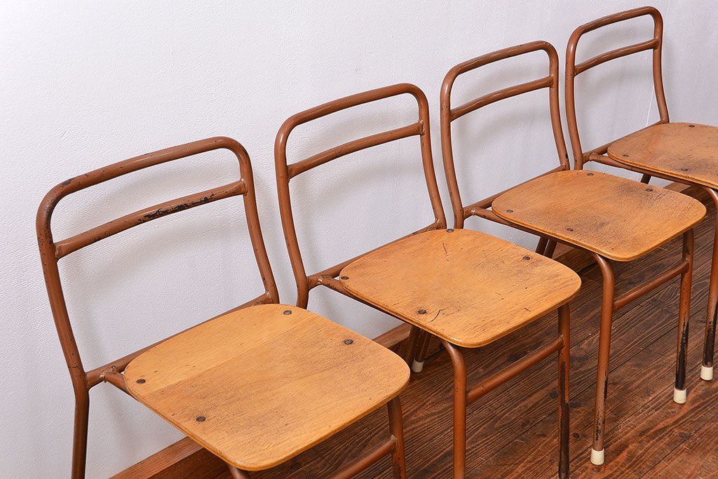 ヴィンテージ家具　昭和レトロ 1960年代 使い込まれたビンテージアイアンチェア 4脚セット(3)(イス、椅子)