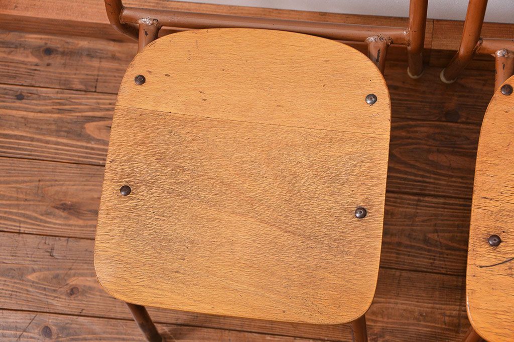 ヴィンテージ家具　昭和レトロ 1960年代 使い込まれたビンテージアイアンチェア 4脚セット(3)(イス、椅子)