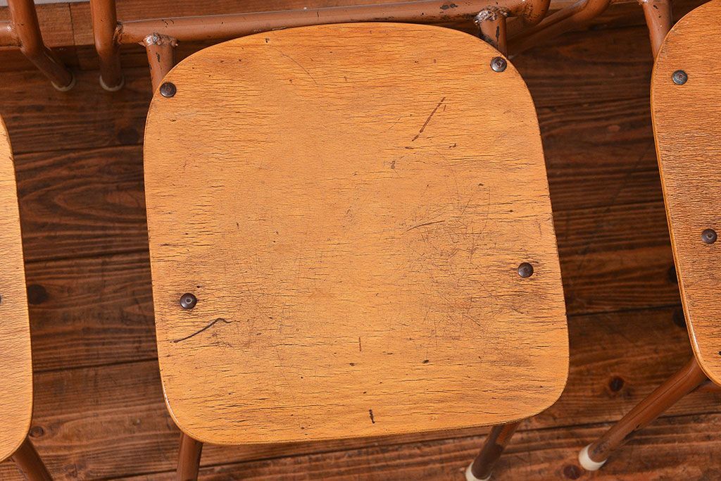 ヴィンテージ家具　昭和レトロ 1960年代 使い込まれたビンテージアイアンチェア 4脚セット(3)(イス、椅子)