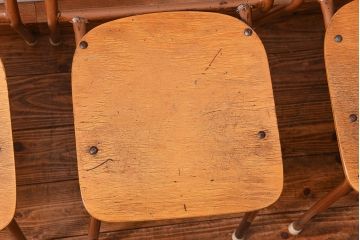 ヴィンテージ家具　昭和レトロ 1960年代 使い込まれたビンテージアイアンチェア 4脚セット(3)(イス、椅子)