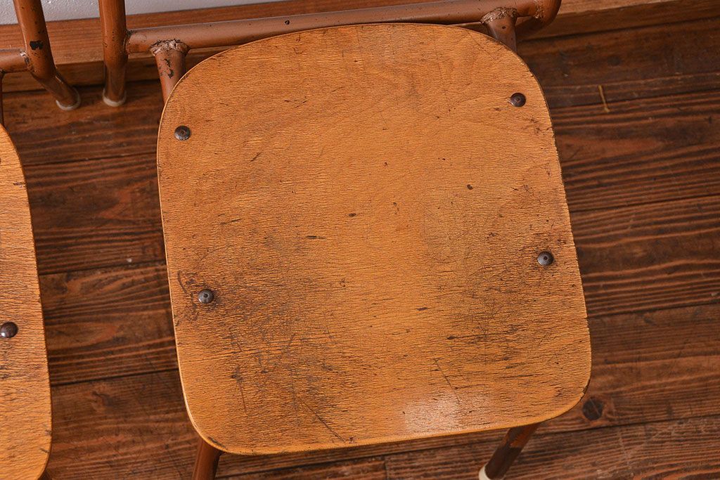 ヴィンテージ家具　昭和レトロ 1960年代 使い込まれたビンテージアイアンチェア 4脚セット(3)(イス、椅子)