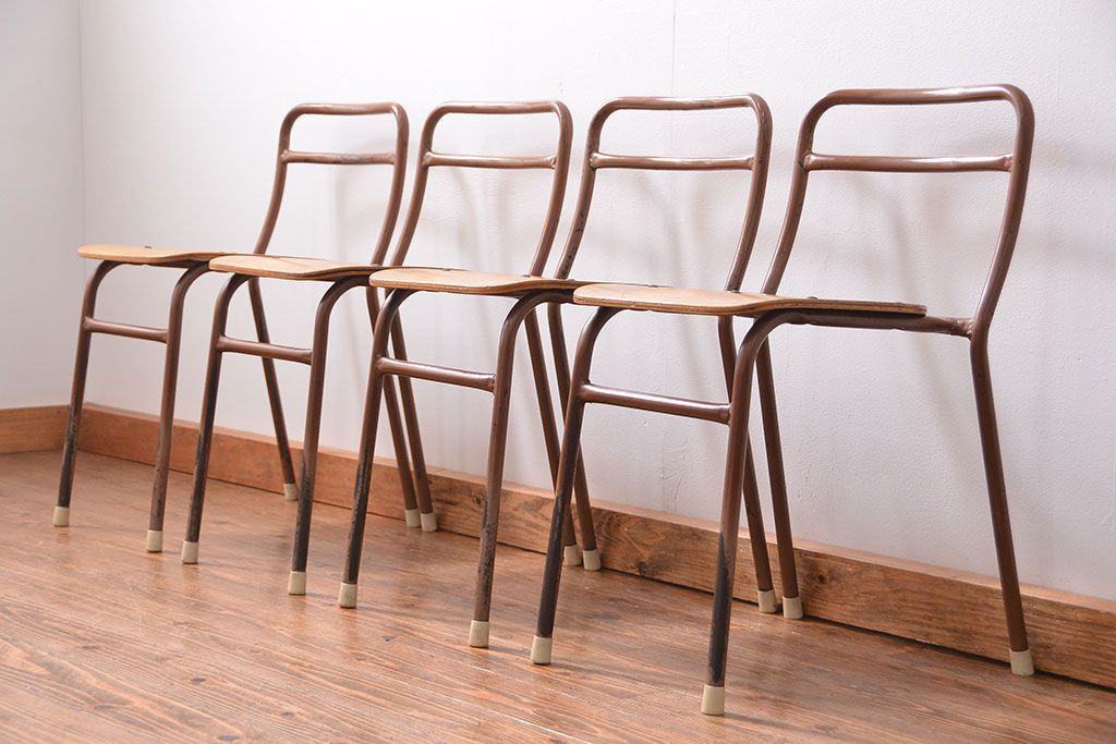 ヴィンテージ家具　昭和レトロ 1960年代 使い込まれたビンテージアイアンチェア 4脚セット(3)(イス、椅子)