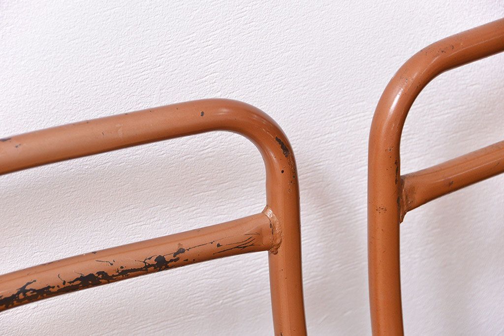 ヴィンテージ家具　昭和レトロ 1960年代 使い込まれたビンテージアイアンチェア 4脚セット(3)(イス、椅子)