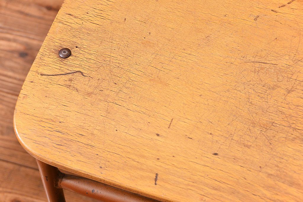 ヴィンテージ家具　昭和レトロ 1960年代 使い込まれたビンテージアイアンチェア 4脚セット(3)(イス、椅子)