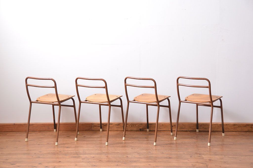 ヴィンテージ家具　昭和レトロ 1960年代 使い込まれたビンテージアイアンチェア 4脚セット(3)(イス、椅子)