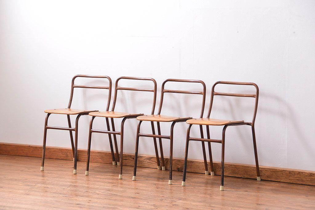 ヴィンテージ家具　昭和レトロ 1960年代 使い込まれたビンテージアイアンチェア 4脚セット(4)(イス、椅子)