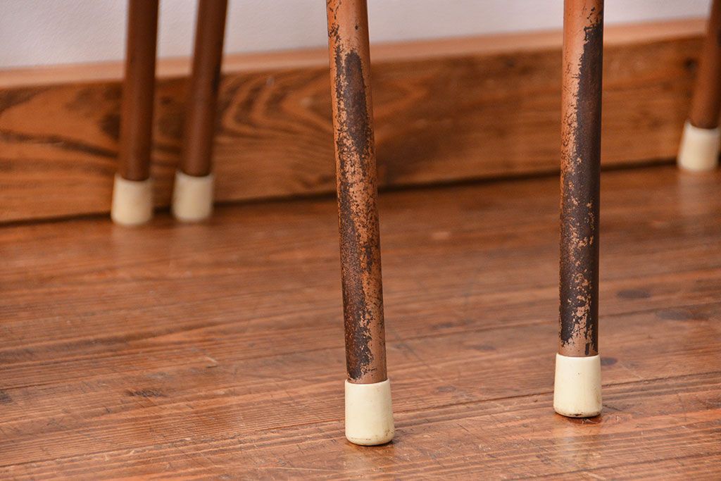 ヴィンテージ家具　昭和レトロ 1960年代 使い込まれたビンテージアイアンチェア 4脚セット(4)(イス、椅子)