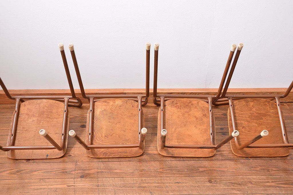 ヴィンテージ家具　昭和レトロ 1960年代 使い込まれたビンテージアイアンチェア 4脚セット(4)(イス、椅子)