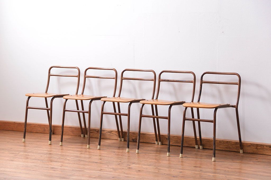 ヴィンテージ家具　昭和レトロ 1960年代 使い込まれたビンテージアイアンチェア 5脚セット(イス、椅子)