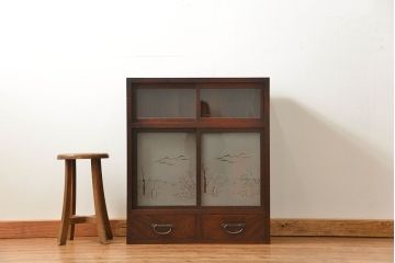 アンティーク家具　古民具・骨董 古木の小振りな茶箪笥(収納棚)