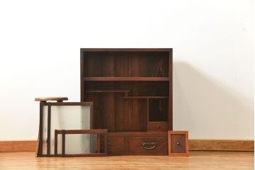 アンティーク家具　古民具・骨董 古木の小振りな茶箪笥(収納棚)
