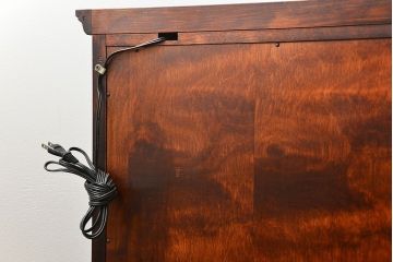 中古　北海道神居民芸高級サイドボード定価約34万円(サイドキャビネット、ガラスケース、収納棚)