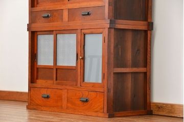 アンティーク家具　古民具・骨董 格子引き戸二段重ね茶箪笥(水屋箪笥、収納棚)