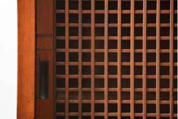 アンティーク家具　古民具・骨董 格子引き戸二段重ね茶箪笥(水屋箪笥、収納棚)