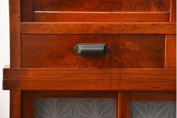 アンティーク家具　古民具・骨董 格子引き戸二段重ね茶箪笥(水屋箪笥、収納棚)