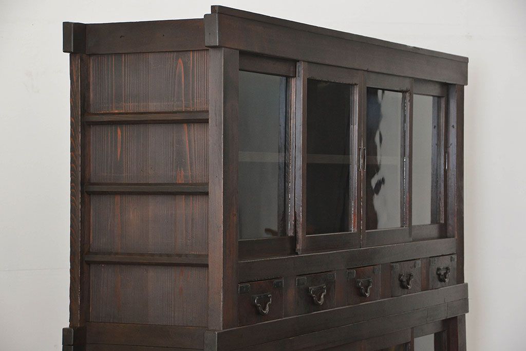 アンティーク家具　古民具・骨董 希少なデザインの関西収納箪笥(水屋箪笥、食器棚、収納棚)