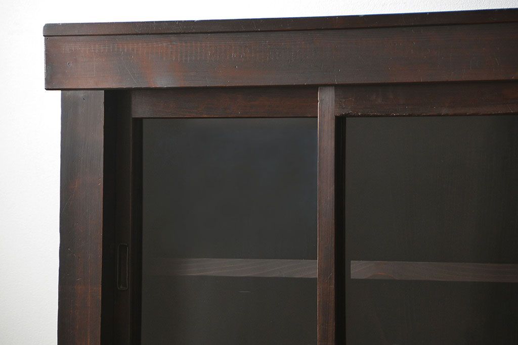 アンティーク家具　古民具・骨董 希少なデザインの関西収納箪笥(水屋箪笥、食器棚、収納棚)