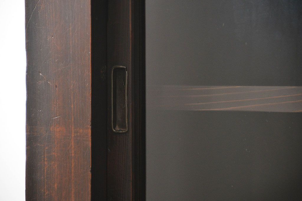 アンティーク家具　古民具・骨董 希少なデザインの関西収納箪笥(水屋箪笥、食器棚、収納棚)