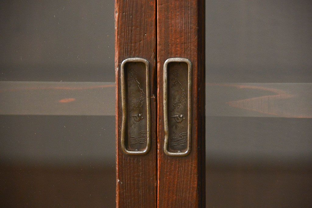 アンティーク家具　古民具・骨董 希少なデザインの関西収納箪笥(水屋箪笥、食器棚、収納棚)