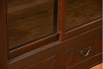 アンティーク家具　古民具・骨董 希少なデザインの関西収納箪笥(水屋箪笥、食器棚、収納棚)