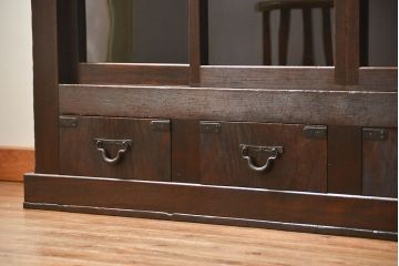 アンティーク家具　古民具・骨董 希少なデザインの関西収納箪笥(水屋箪笥、食器棚、収納棚)