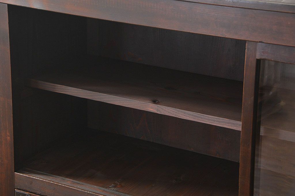 アンティーク家具　古民具・骨董 希少なデザインの関西収納箪笥(水屋箪笥、食器棚、収納棚)