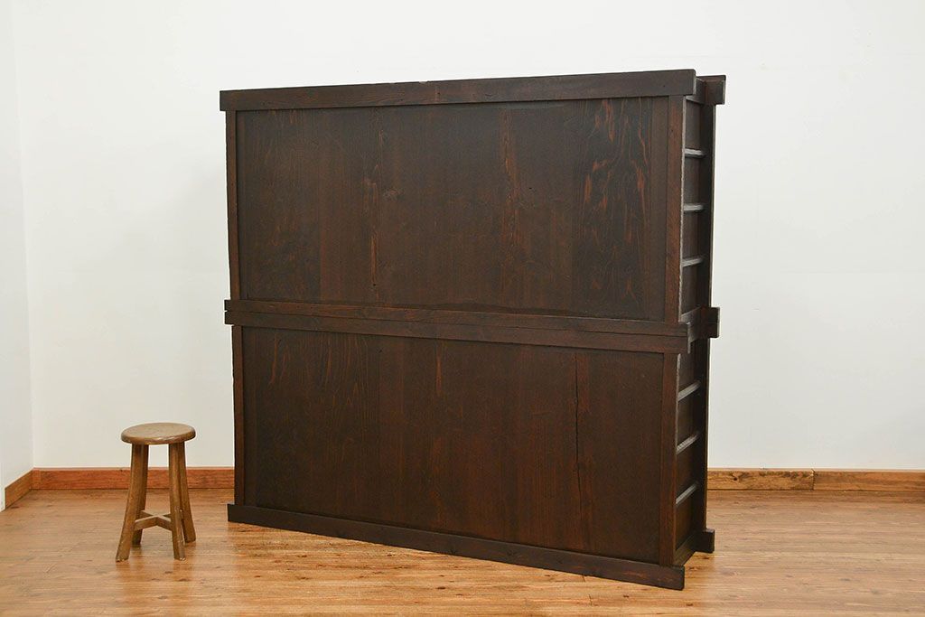 アンティーク家具　古民具・骨董 希少なデザインの関西収納箪笥(水屋箪笥、食器棚、収納棚)