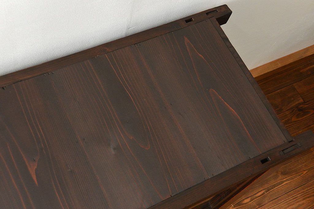 アンティーク家具　古民具・骨董 希少なデザインの関西収納箪笥(水屋箪笥、食器棚、収納棚)