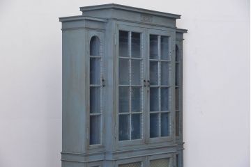 アンティーク家具　アンティークペイント仕上げ日本製古い洋館の上質なキャビネット(カップボード、飾り棚、食器棚)
