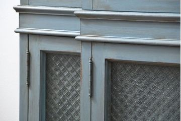 アンティーク家具　アンティークペイント仕上げ日本製古い洋館の上質なキャビネット(カップボード、飾り棚、食器棚)