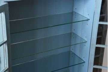 アンティーク家具　アンティークペイント仕上げ日本製古い洋館の上質なキャビネット(カップボード、飾り棚、食器棚)