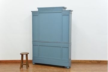 アンティーク家具　アンティークペイント仕上げ日本製古い洋館の上質なキャビネット(カップボード、飾り棚、食器棚)