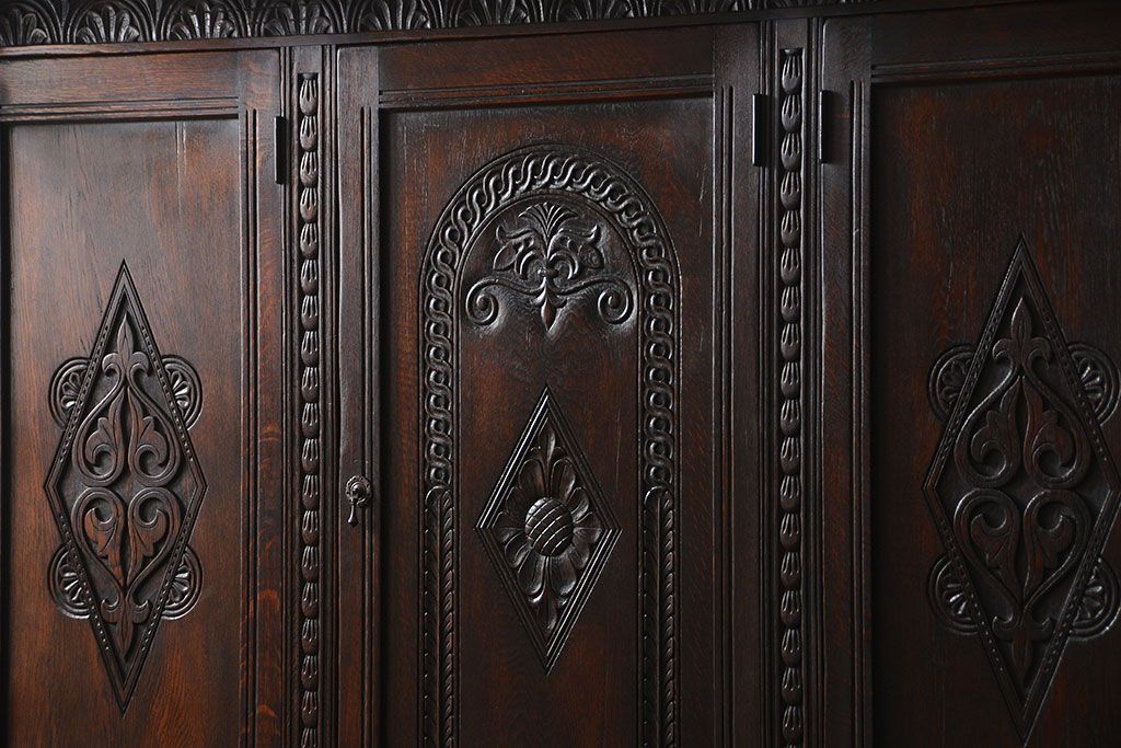 アンティーク家具　アンティーク ペザントアート 木工作家 林二郎作　キャビネット(カップボード)　