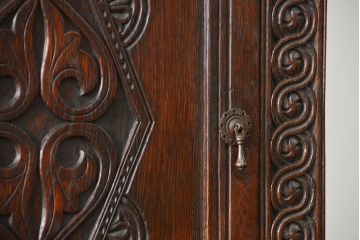 アンティーク家具　アンティーク ペザントアート 木工作家 林二郎作　キャビネット(カップボード)　